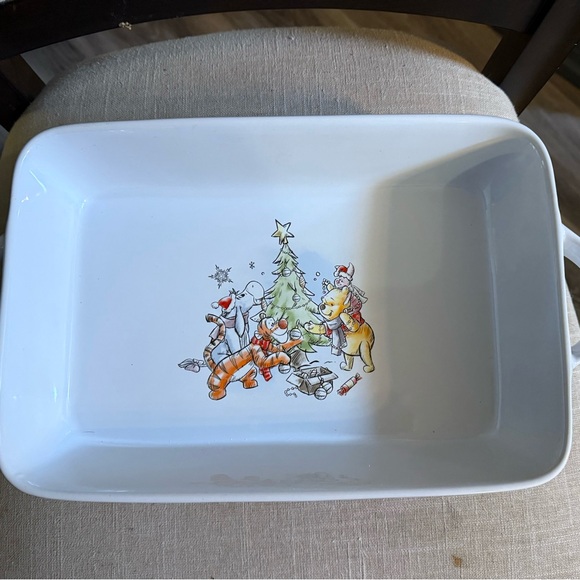 Disney Winnie the Pooh Ceramic Baking Dish with Festive Friends New without tags - Picture 6 of 6